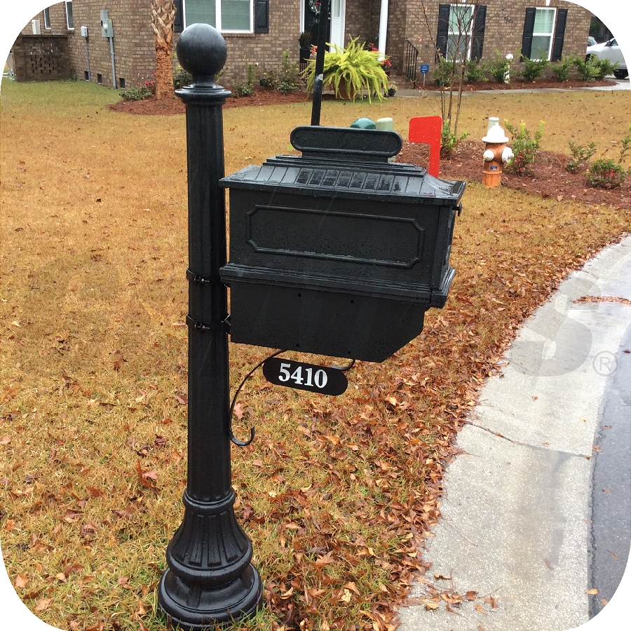 Cedar Grove- Mailbox and Post
