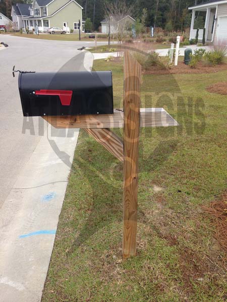 The Oaks at Indigo- Mailbox and Post