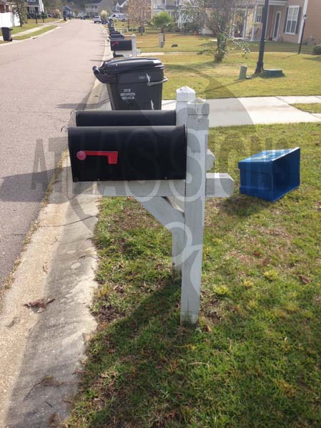 Willowbrook- Mailbox and Post