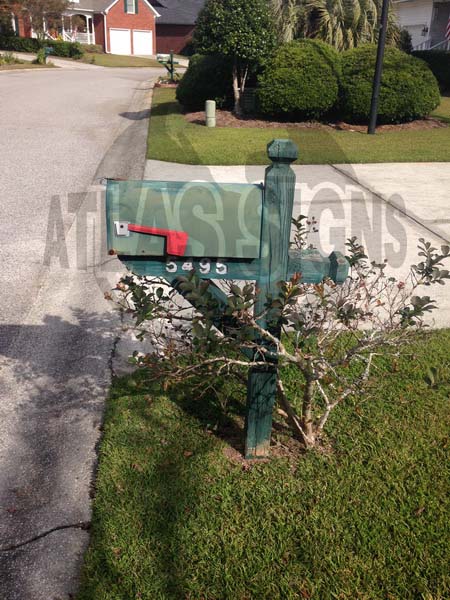 Hamptons- Mailbox and Post