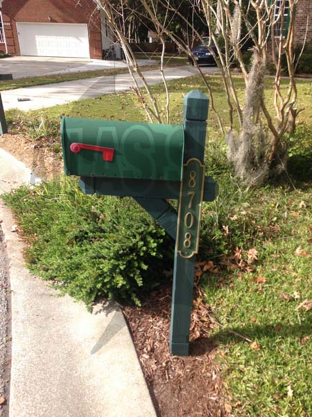 Riverbluff- Mailbox and Post
