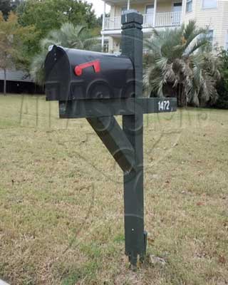 Oakhaven- Mailbox and Post